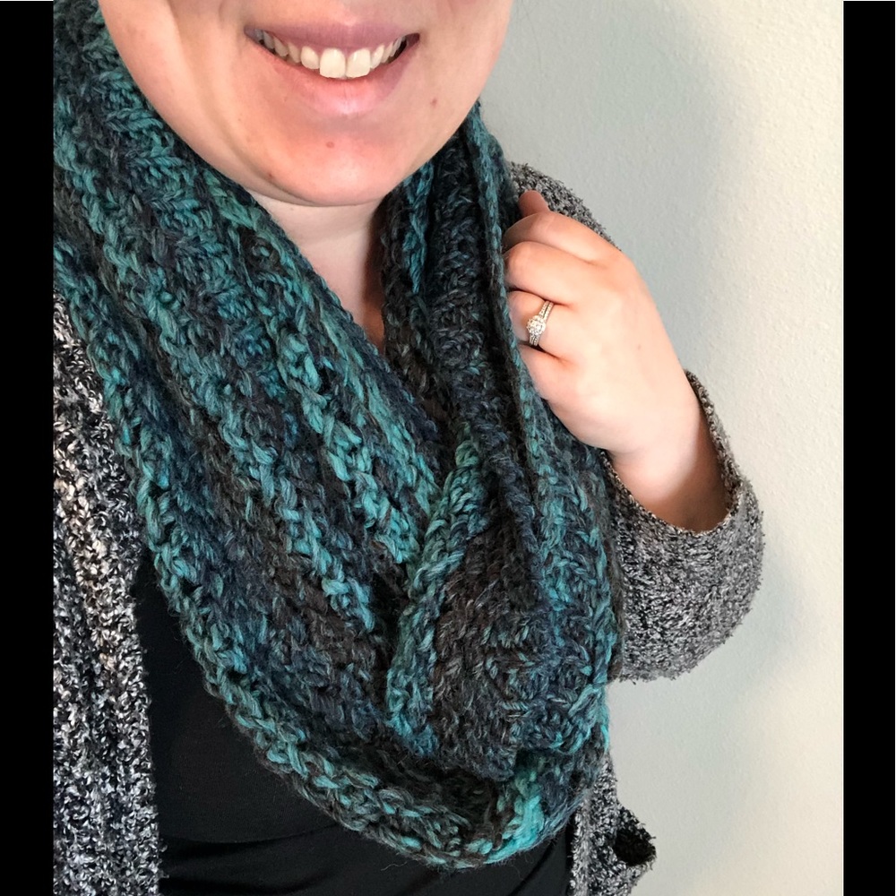 Knit infinity scarf